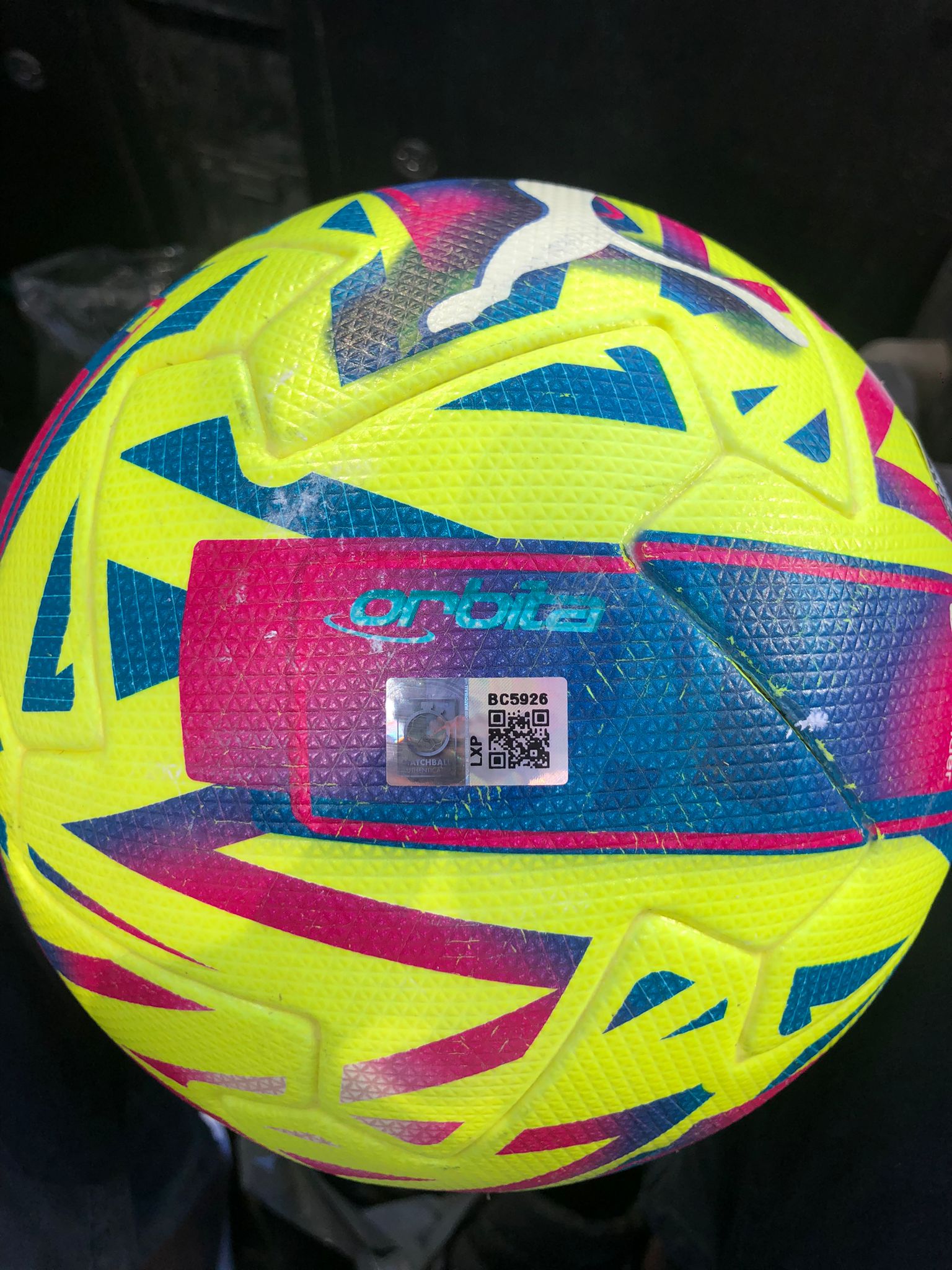 Goal-scoring ball scored by #20 for Real Madrid Vinícius Júnior at minute 72 to put his team ahead in the match 2-1.